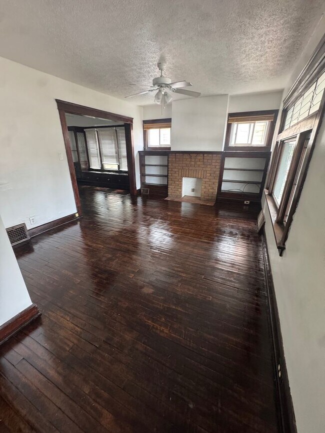 Foto del edificio - 2217 W 105th St