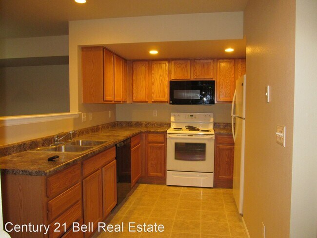 Building Photo - 3 br, 2.5 bath House - 746 West 2nd Street