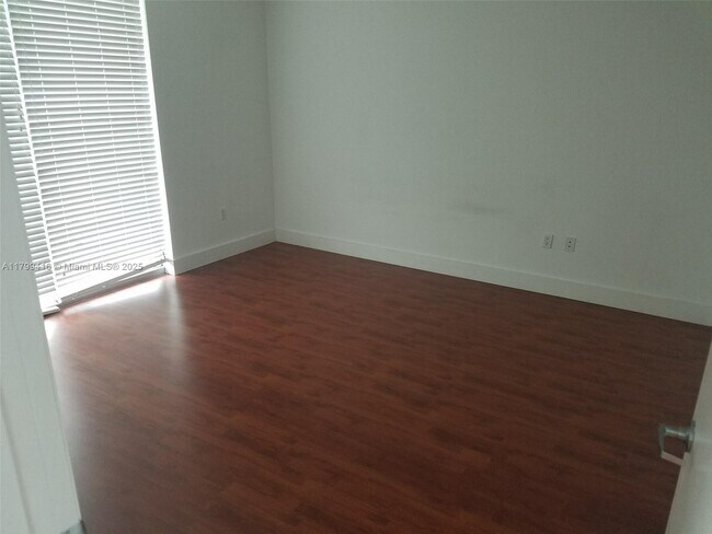 Foto del edificio - 90 SW 3rd St