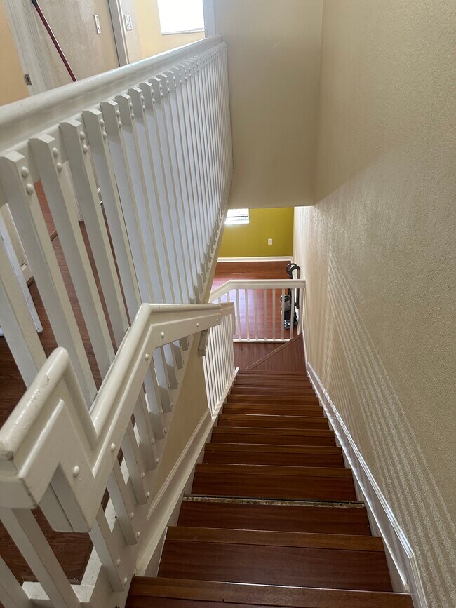 Escaleras - 9217 SW 227th St