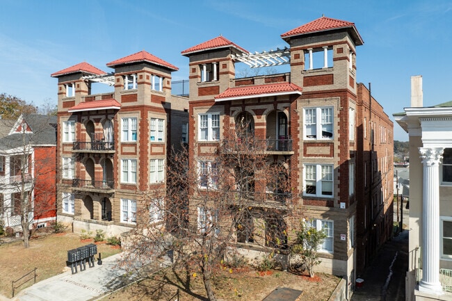 Foto del edificio - Katherine Court Apartments