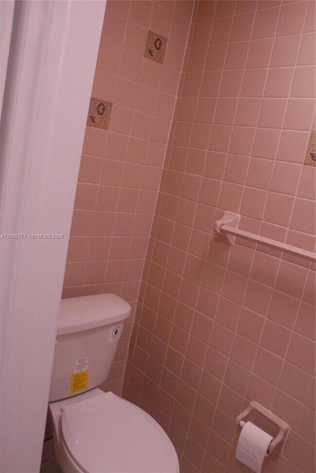 Foto del edificio - 10907 N Kendall Dr