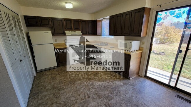 Building Photo - 496-32 1/8 32 1/8 Rd