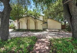 Building Photo - 2411 Meadow Creek Dr
