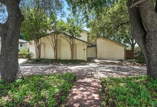 Building Photo - 2411 Meadow Creek Dr