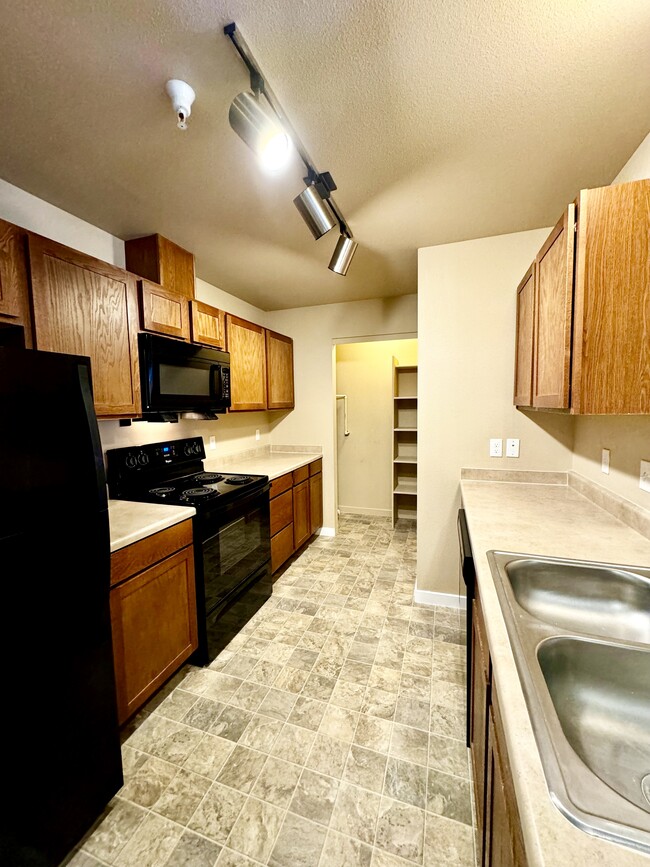 Kitchen - Winter Heights Apartments