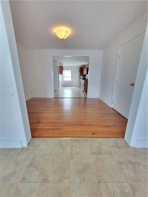 Foto del edificio - 38 Aquidneck Ave