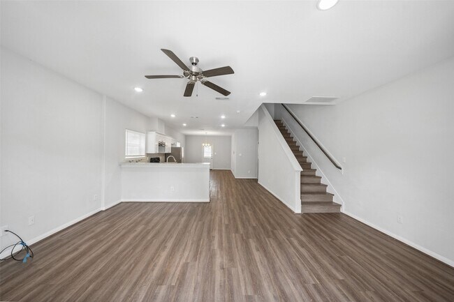 Building Photo - 9018 Everglade Dr
