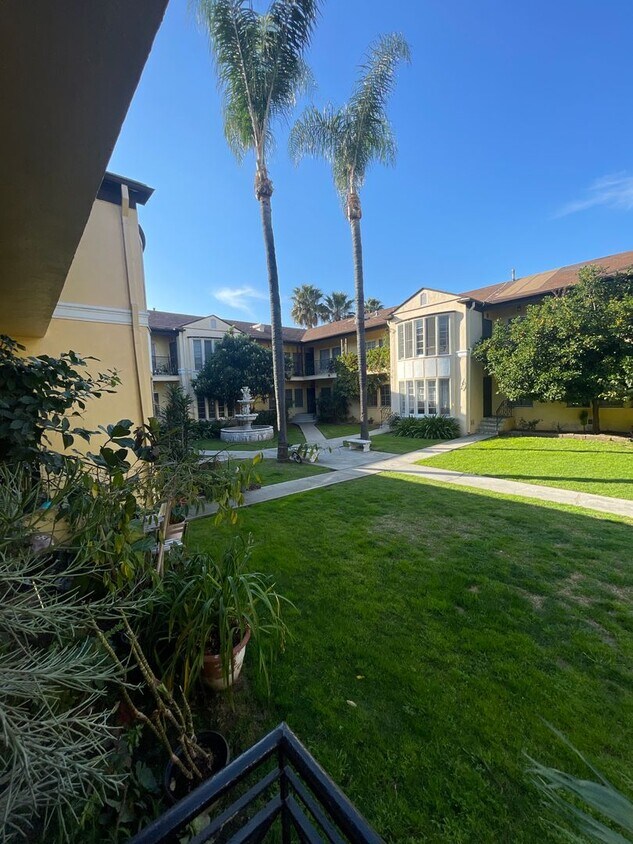 BEAUTIFUL KTOWN 1BR JUST BECOMING AVAILABLE!! - BEAUTIFUL KTOWN 1BR JUST BECOMING AVAILABLE!!