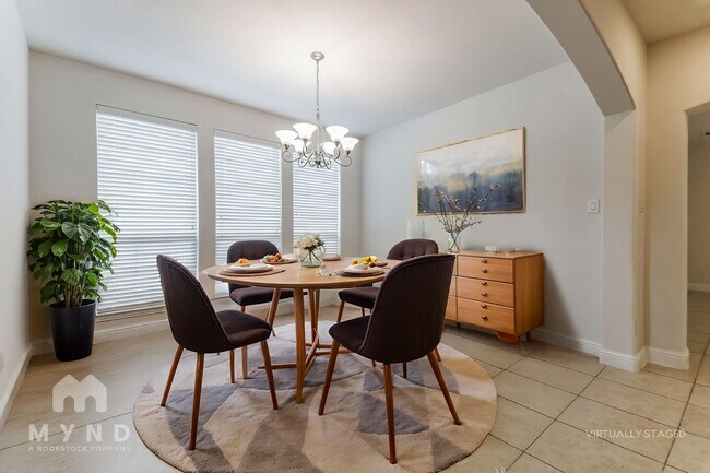 Foto del edificio - 3301 Damsel Sauvage Ln