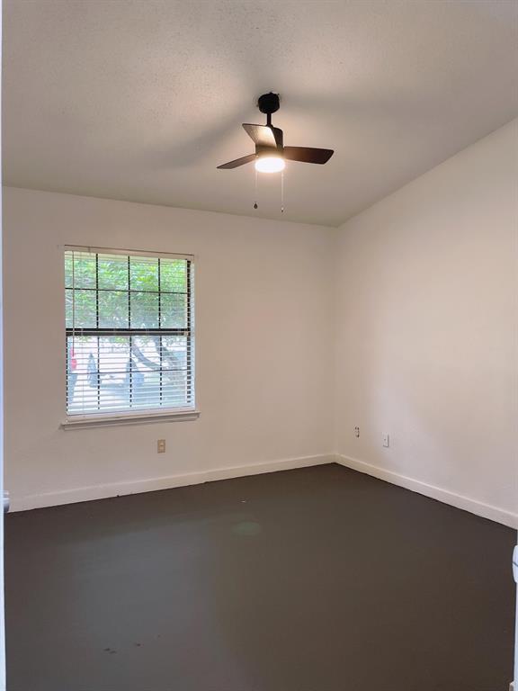 Foto del edificio - 21107 Highland Lake Dr