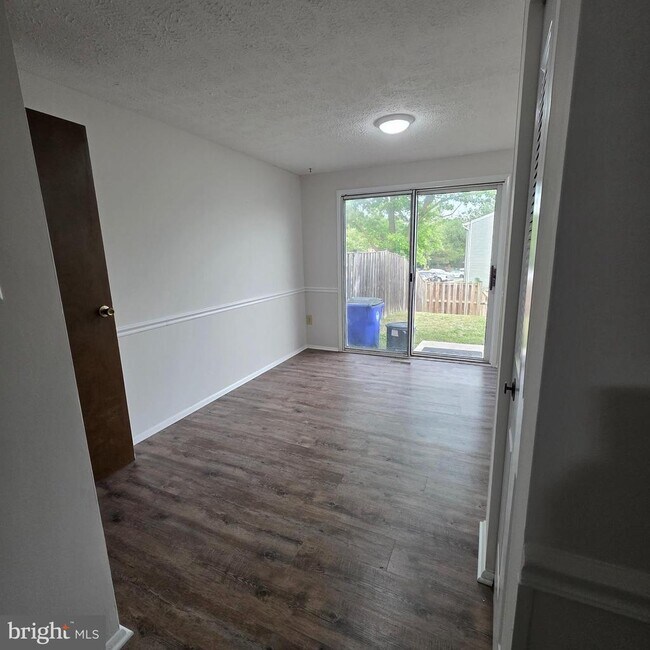 Foto del edificio - 1758 Springfield Ln