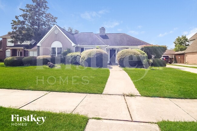 Building Photo - 2303 Prestwick Dr