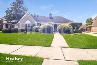 Building Photo - 2303 Prestwick Dr