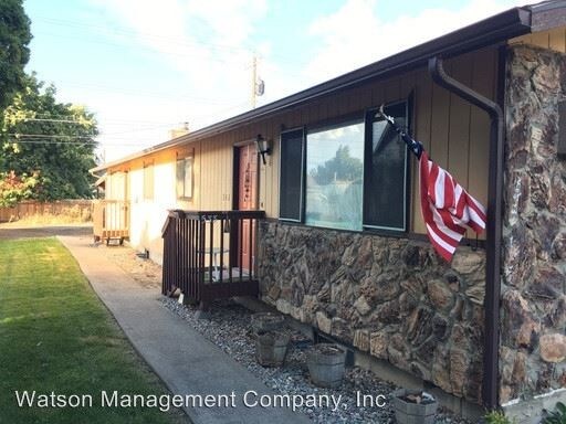 Primary Photo - 2 br, 1 bath Apartment - 533 E Sanson