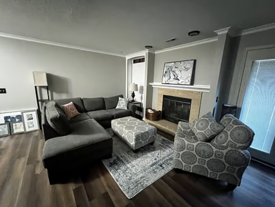 Furnished Living Room - 4900 Pleasant St