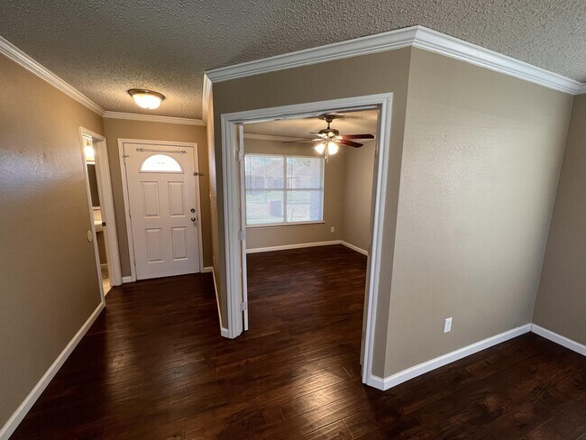 Foto del edificio - 9237 St Martin Rd