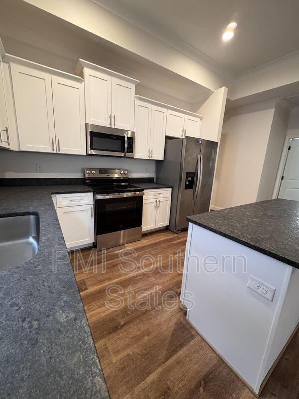 Building Photo - 403 Albus Dr