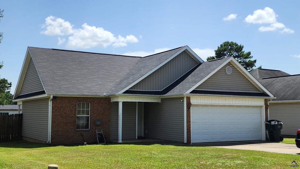 Primary Photo - 109 Timber Mill Court