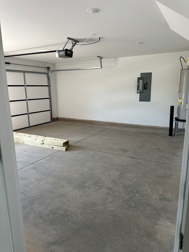 Building Photo - Beautiful Home for Rent – Modern Comforts ...
