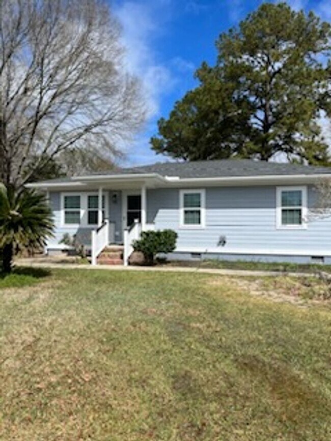 Foto del edificio - Beautifully Totally Remodeled 3Br 2Ba in G...