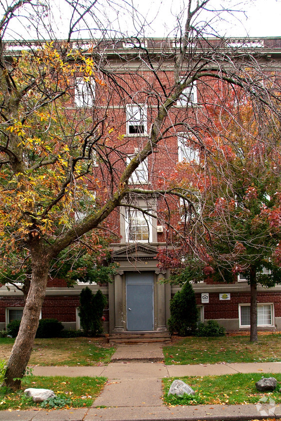 Building Photo - Park Square Apartments