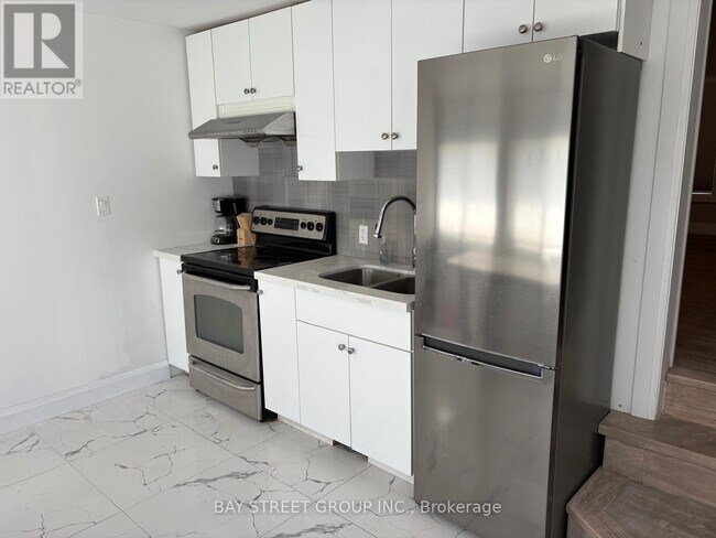 Photo du bâtiment - 5757 Stanley Ave