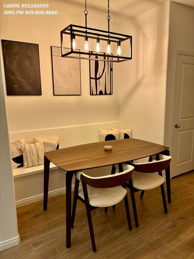 Foto del edificio - Rialto 3 Bedroom Furnished Home