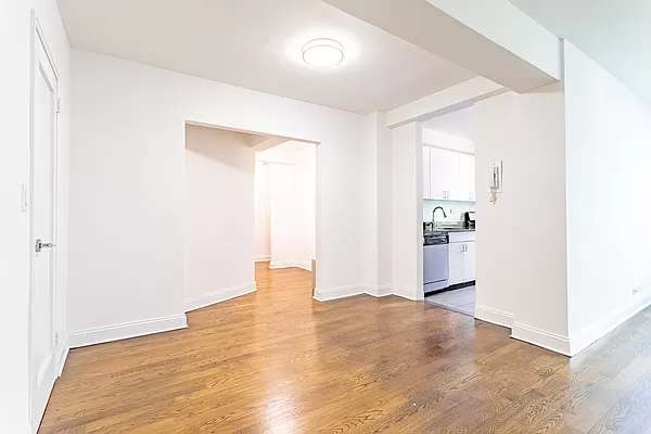 Building Photo - 30 Beekman Pl