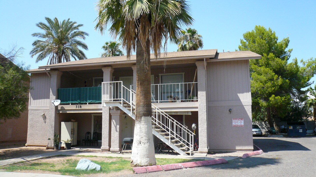 Primary Photo - 312-318 & 325 E Vine Cir