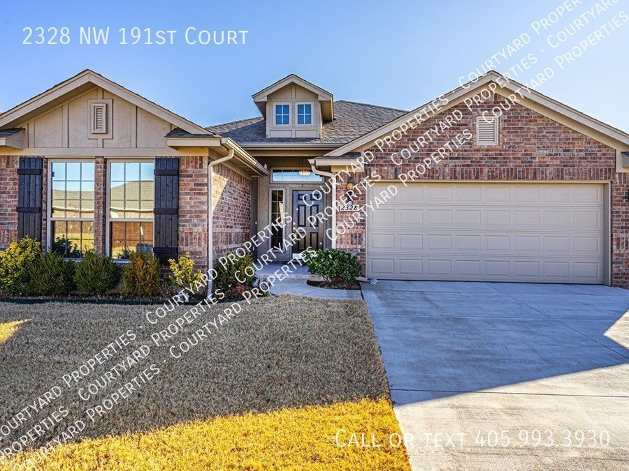 Foto principal - 2328 NW 191st Ct