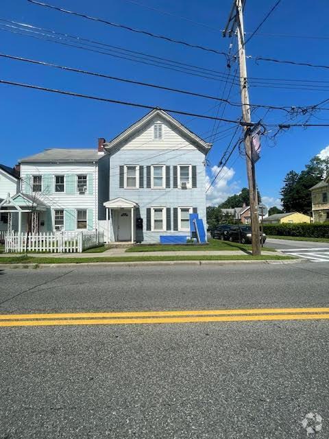 Building Photo - 2581 South Ave