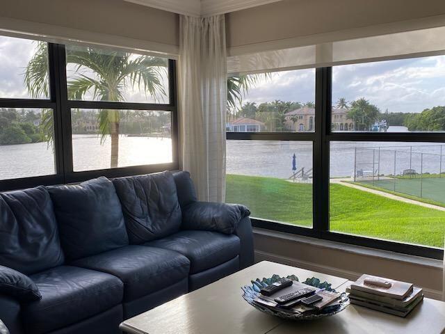 Building Photo - 364 Golfview Rd