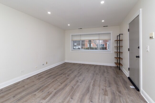 Foto del edificio - 6882 W Touhy Ave