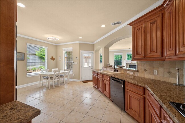 Foto del edificio - 1722 Parklake Village Dr