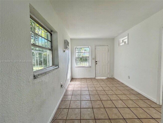 Building Photo - 601 NW 90th St