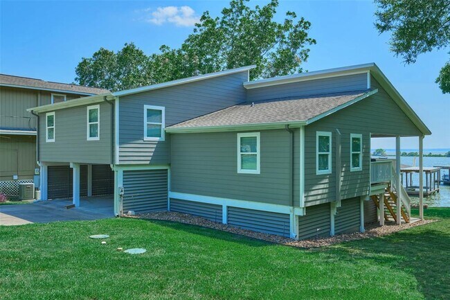Building Photo - 234 Lakeside Dr
