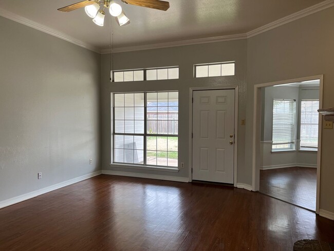 Building Photo - Off Shed Road in Bossier City