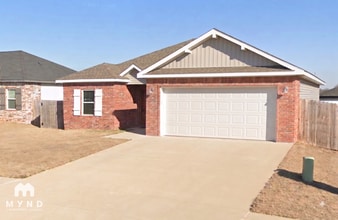 Building Photo - 1120 Riverside Dr