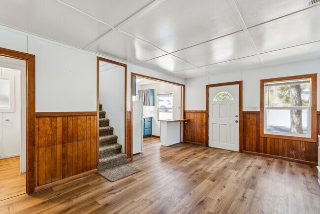 Foto del edificio - 22900 Redwood Way