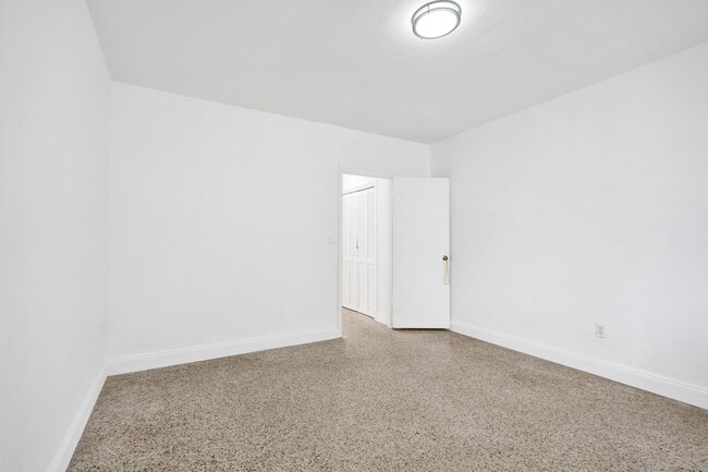 Building Photo - 700 82nd St