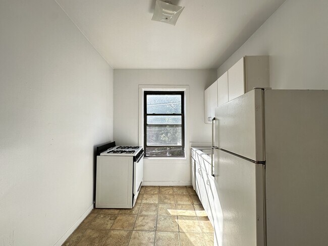 Foto del edificio - 2520 N Kedzie Blvd