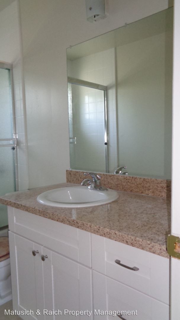 Building Photo - 3 br, 1.5 bath Apartment - 1150 Pierce St.