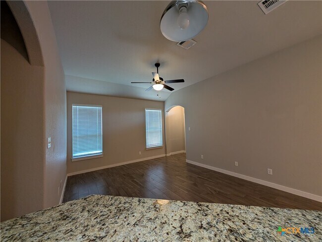 Foto del edificio - 1135 Creekside Orchard
