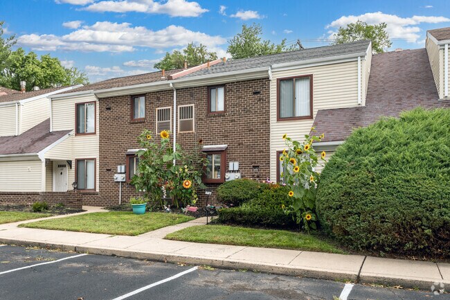 Foto del edificio - Brookshire Trace Townhomes