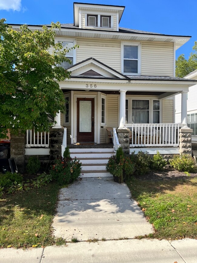 Building Photo - 356 Pine Ave