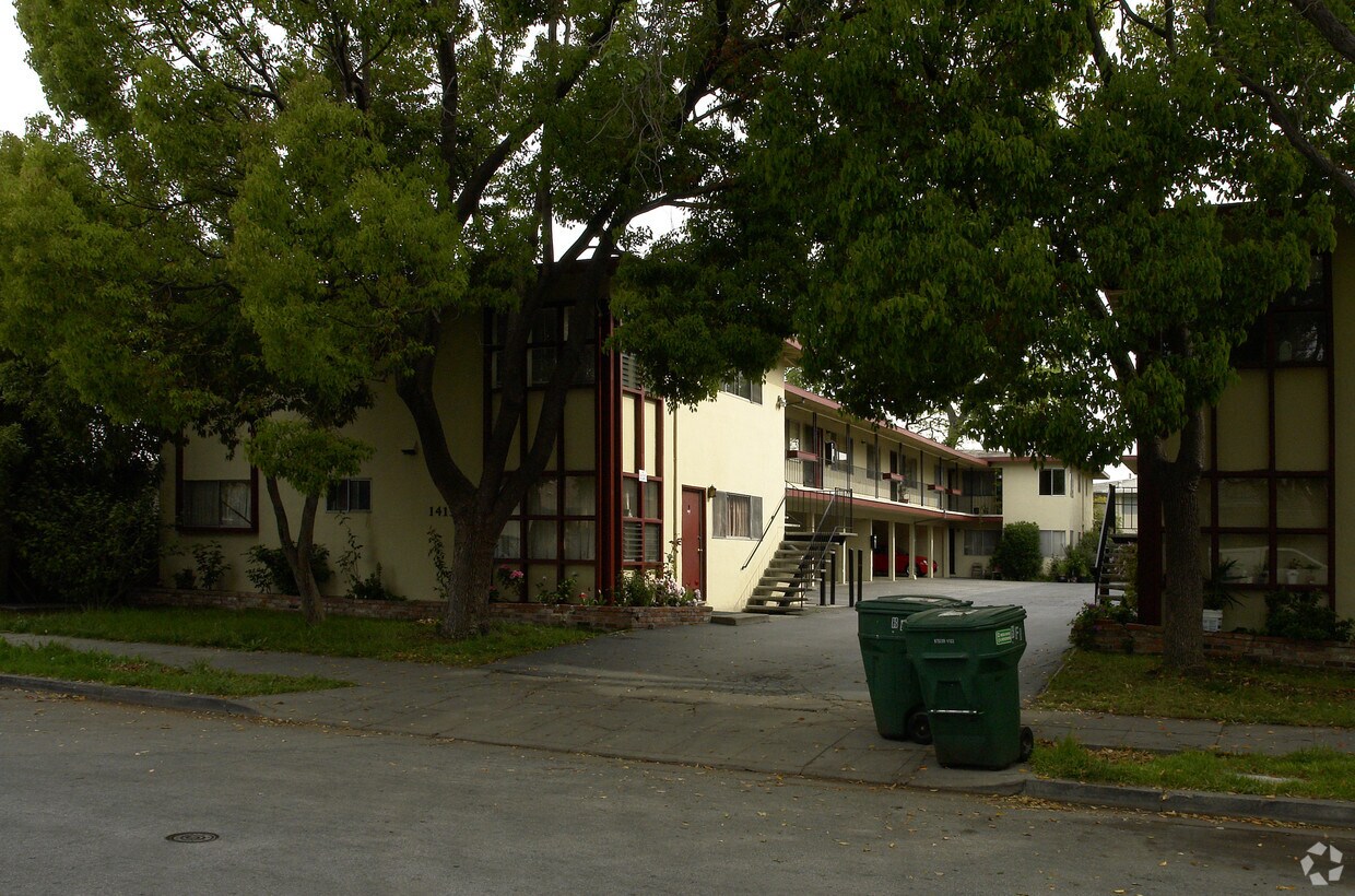 Primary Photo - 1415 Ebener St