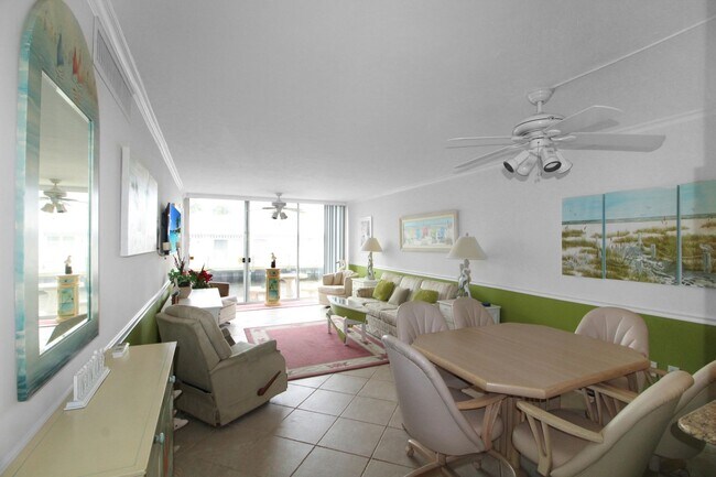 Foto del edificio - Gulf N Bay, #117