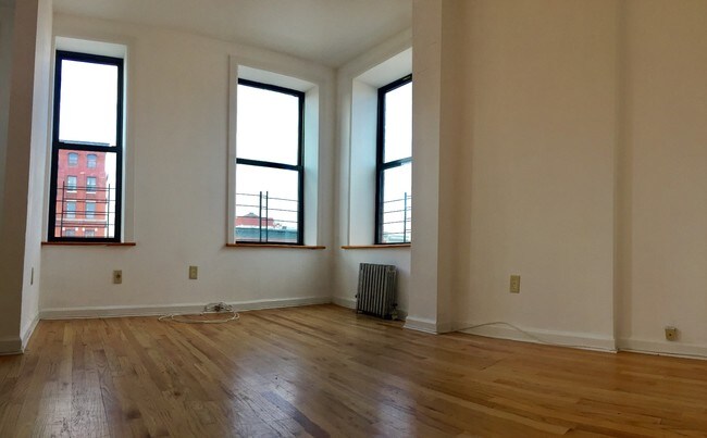 Building Photo - 166 W 122nd St