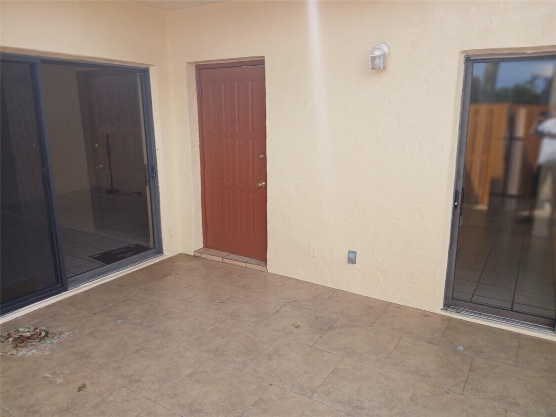 Foto del edificio - 4703 Cherry Rd